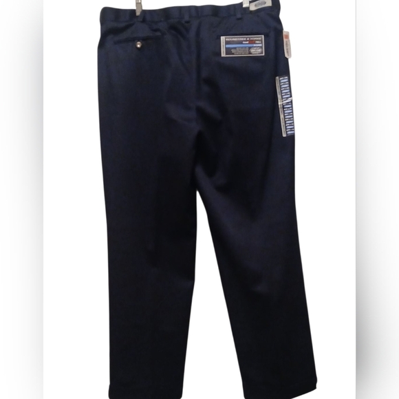Roundtree & Yorke - NWT, Navy Blue Travel-smart, Pleated, Expander Waistband,... - Picture 6 of 7